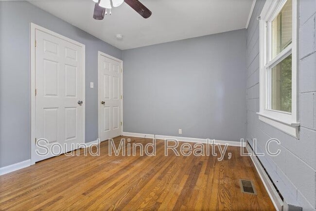 Photo - 719 Woodland Rd