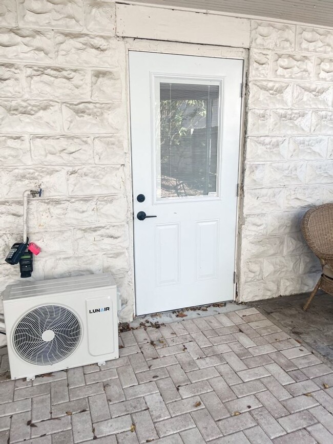 Photo - MOVE IN SPECIAL !! COZY 1/1  CONVENIENTLY LOCATED CLOSE TO DOWNTOWN ST. PETERSBURG