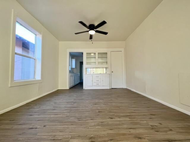 Photo - 938 E 12th St