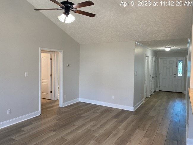 Photo - 2126 Queen Elizabeth Ln