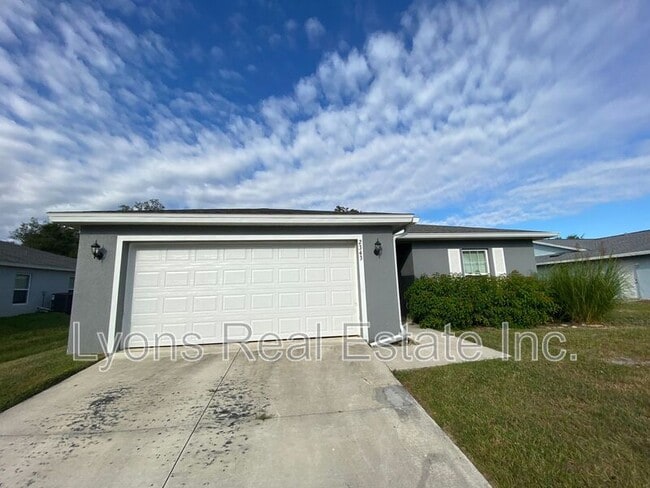 Building Photo - 2343 Briarwood St