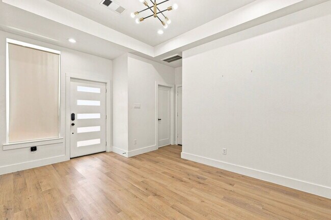 Photo - 4217 Hare St