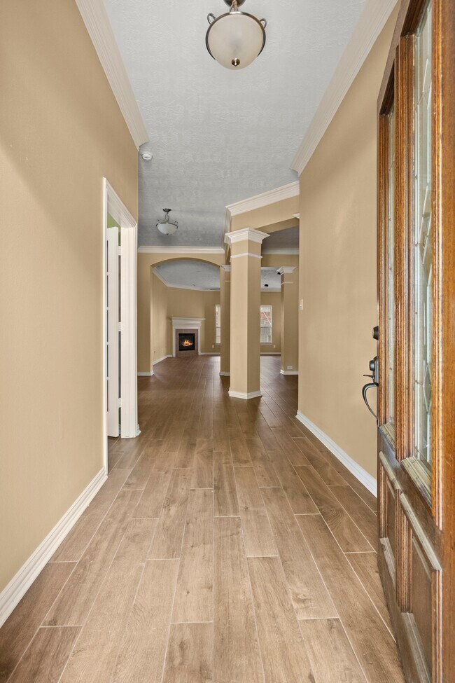 Photo - 19830 Broadhead Manor Dr