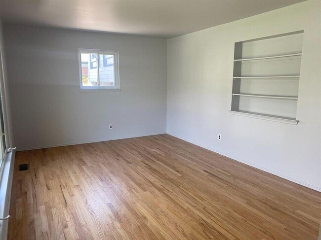 Photo - 2160 Georgetown Blvd