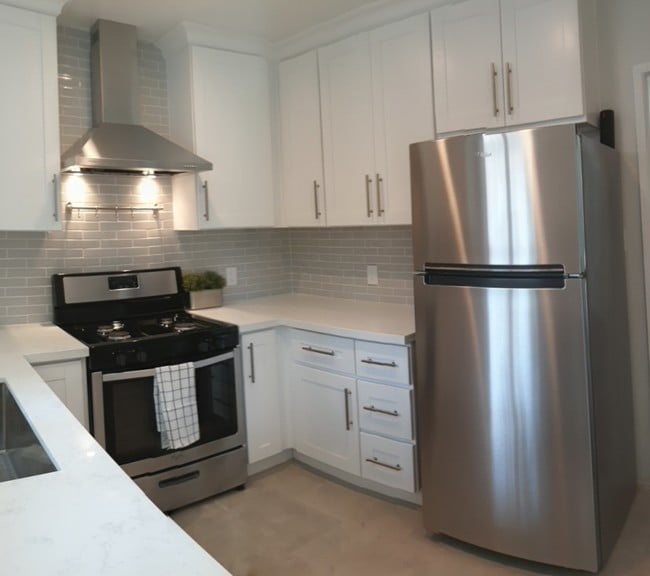 Building Photo - 5711 Woodman Ave Unit 5711