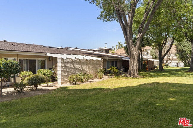 Building Photo - 3500 W Manchester Blvd Unit 41