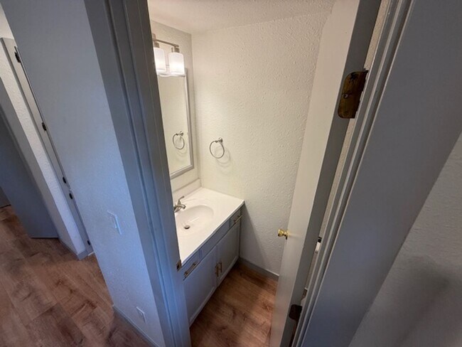 Photo - Fresh 3 bed/1.5 bath duplex
