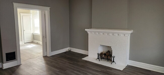 "Charming 2-Bedroom Duplex in St Louis – Your Next Cozy Retreat Awaits!"