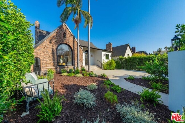 Photo - 1222 S Genesee Ave