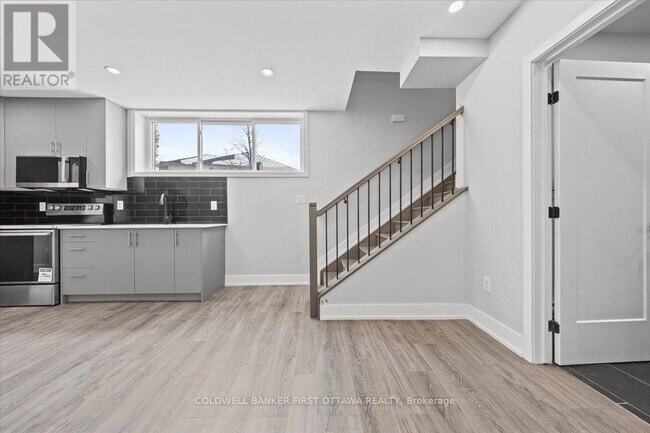 Photo - 20 Inverkip Ave