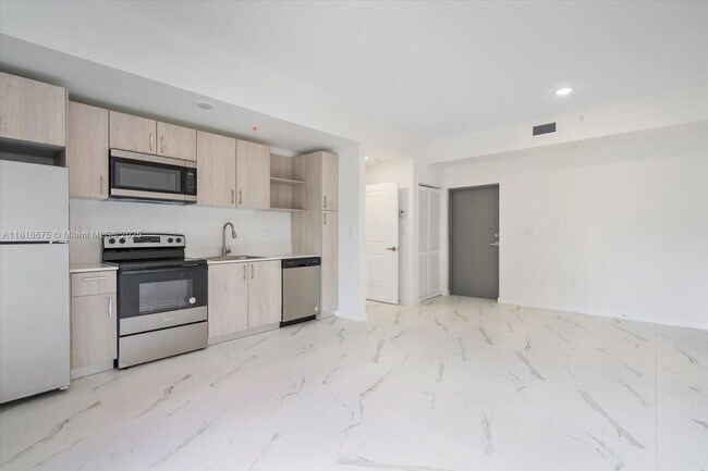 Photo - 420 SW 7th Ave Unit 301