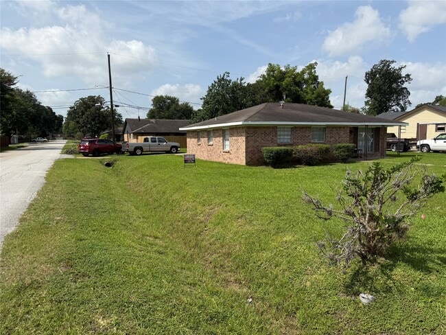 Photo - 3203 Cliffdale St