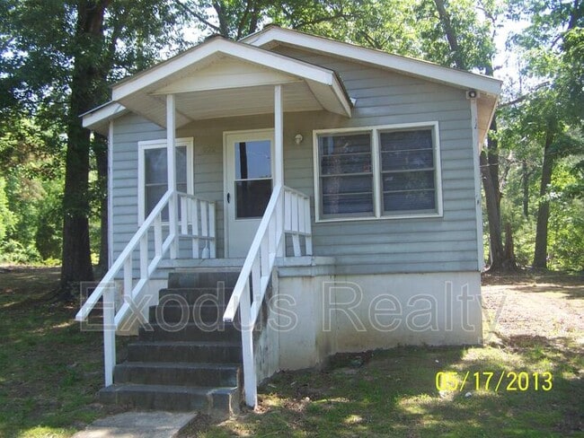 Building Photo - 222 Tempting Church Rd