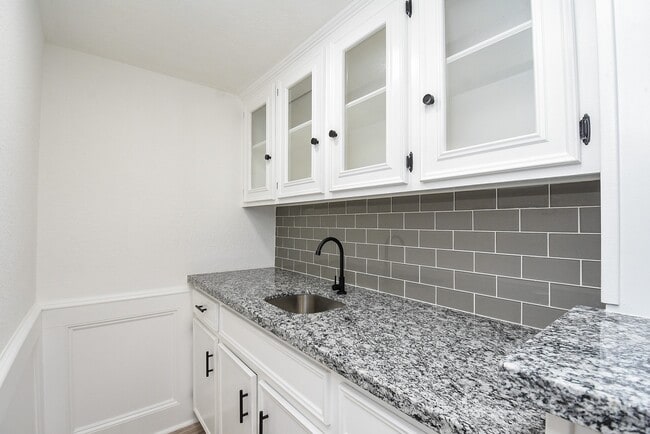 Photo - 15814 Winding Moss Dr