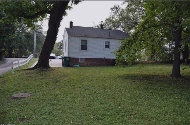 Photo - 210 Oakview Rd House