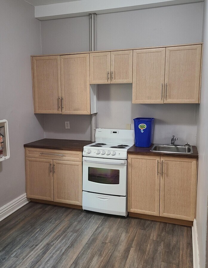 Photo - 146-146 River Ave Unit 4