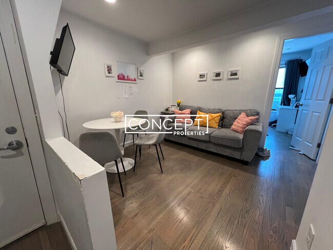 Photo - 19 Peterborough St Unit 16CP