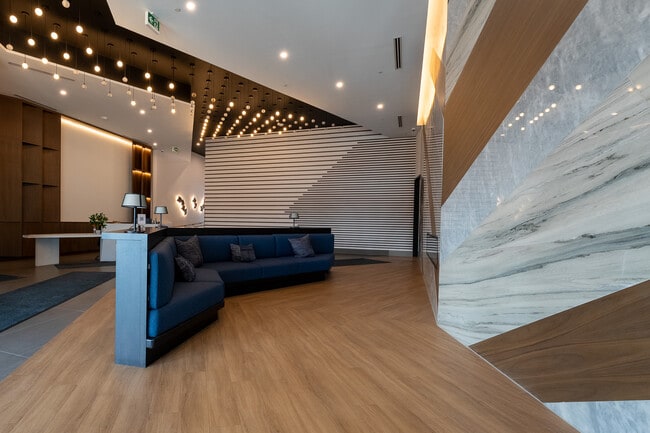 Photo - 1037 The Queensway Unité 909