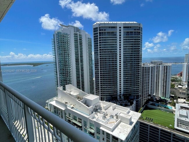 Building Photo - 1200 Brickell Bay Dr Unit 3821