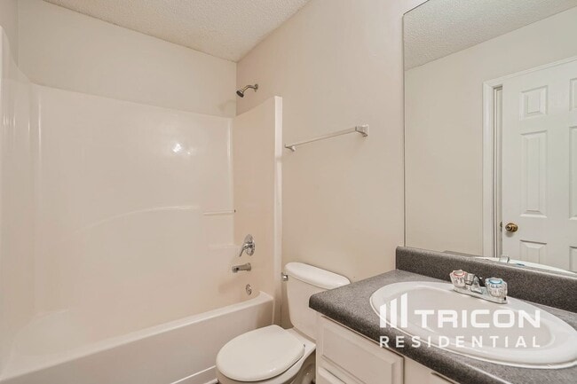 Photo - 5869 Black Top Way