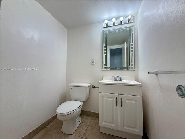 Photo - 19390 Collins Ave Unit 1423
