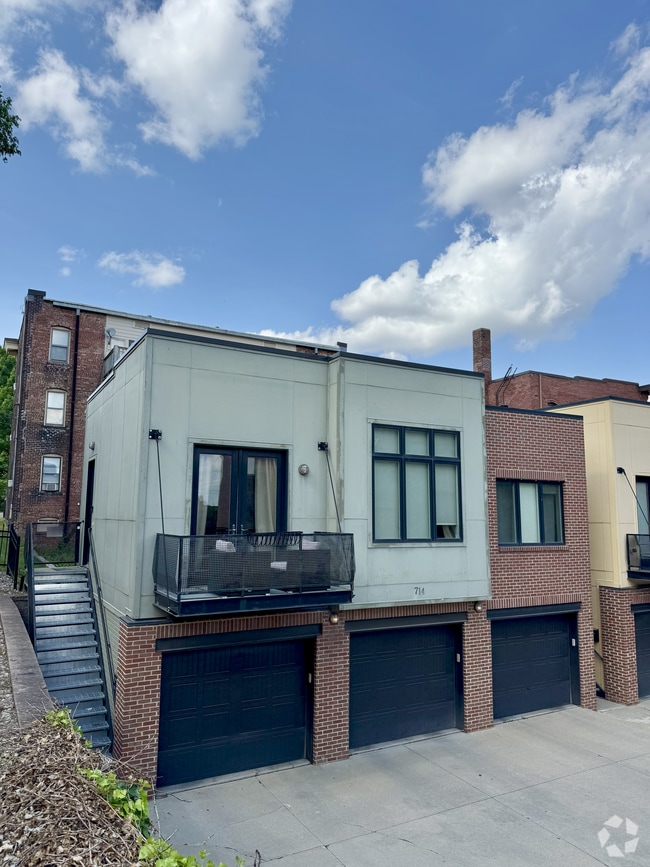 Building Photo - 714 15th St Unit 714 Rental