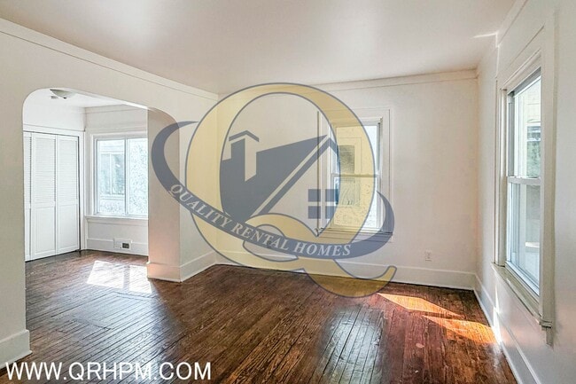 120 E Lakeview Ave