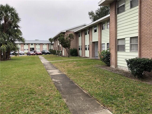 Photo - 836 Sky Lake Cir