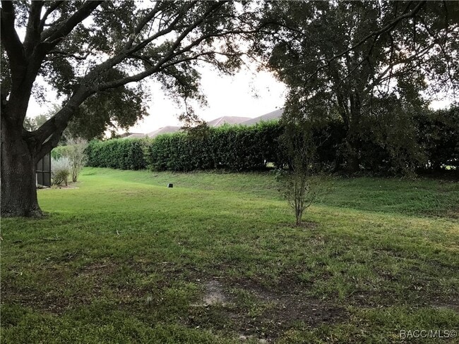 Building Photo - 2595 N Brentwood Cir