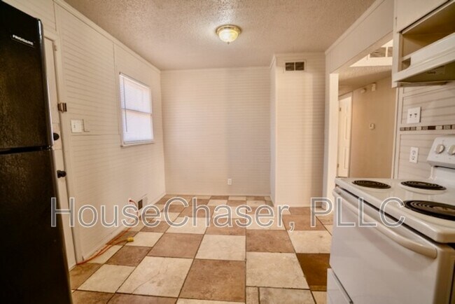 Photo - 5004 40th St