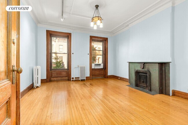 Photo - 362 W 46th St Apartment