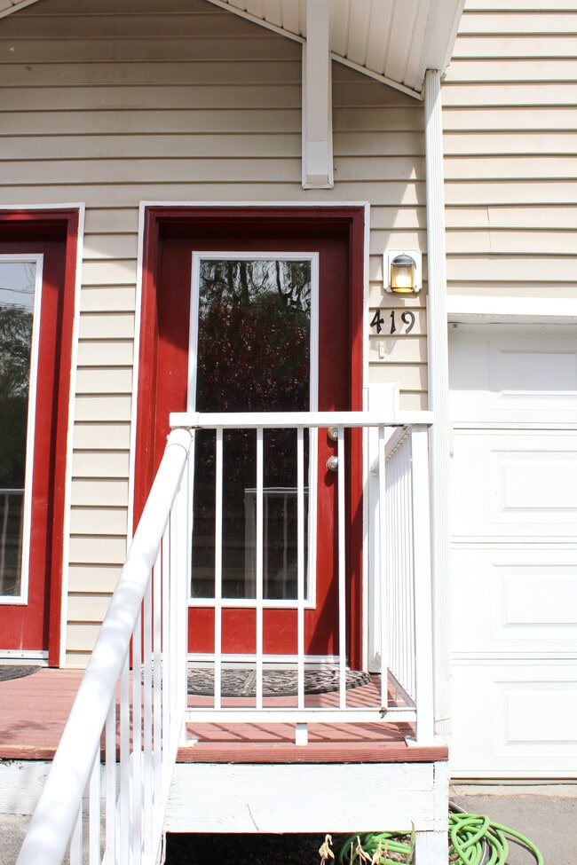 Photo - 419 NE Morton St