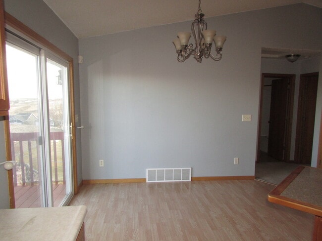 Photo - 3 BED | 3 BATH | DOUBLE GARAGE | SOUTH