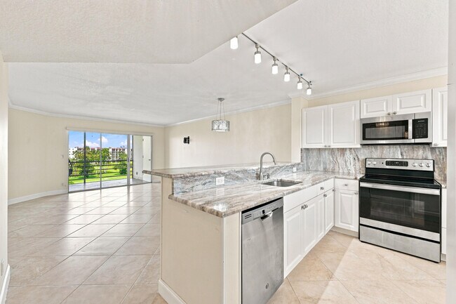 Photo - 3661 Via Poinciana Unit 513