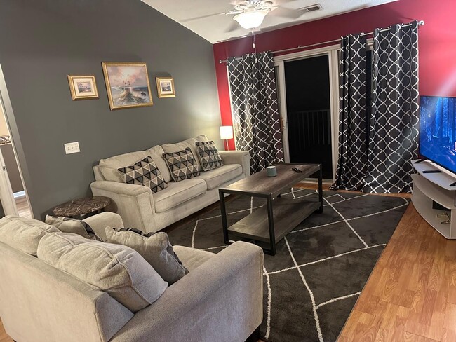 Building Photo - 4611 Court Yard Dr Unit 4611