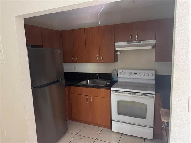 Photo - 4732 SW 33rd Ave Unit 208