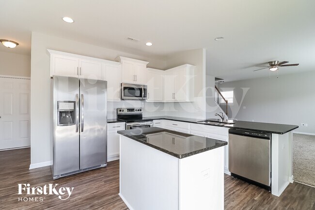 Photo - 43 S Great White Way