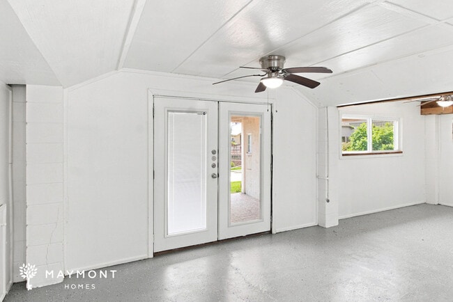 Photo - 228 Barracuda St