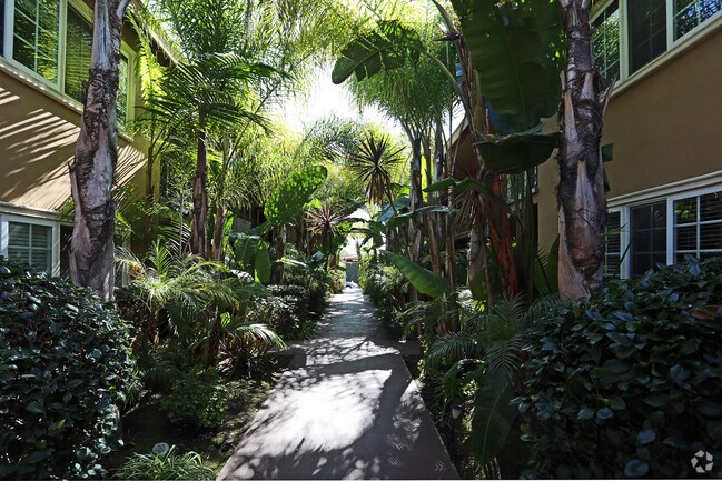 Bay Palms Apartment - Bay Palms Apartment