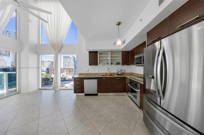 Photo - 41 SE 5th St Condo Unit 816