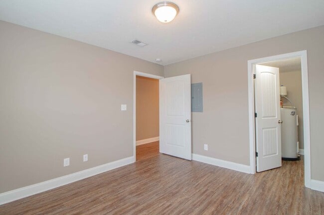 Photo - 325-D Landrum Pl