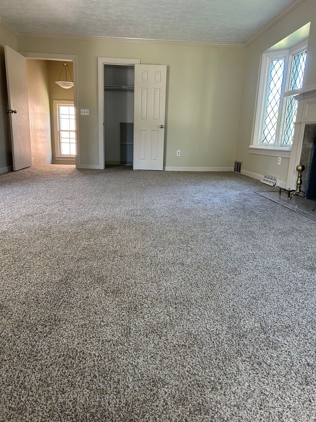 Photo - 3544 Winchell Rd Unidad 18528 Newell Rd. UP