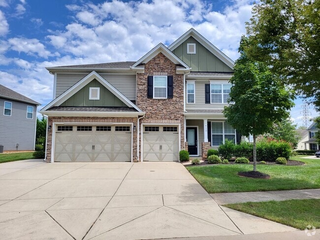Building Photo - 4 bedroom home in The Vineyards on Lake Wylie