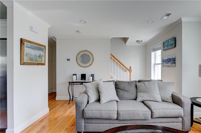 Photo - 17 Mariner Way