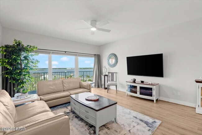 Photo - 2 Oceans W Blvd Unit 702