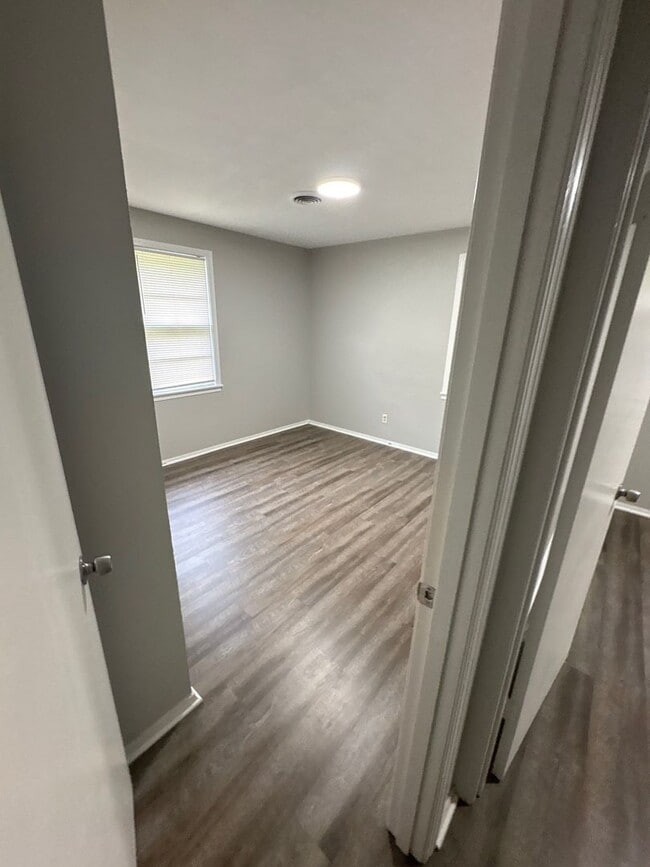 Photo - 1541 Roosevelt Ave
