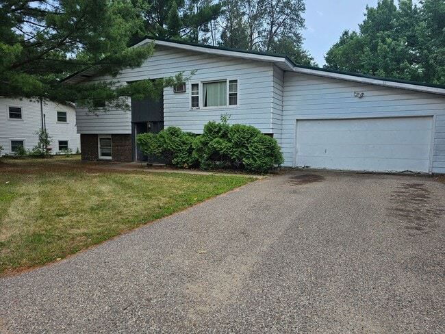 Building Photo - 460-462 Pepper Ave Unit #460