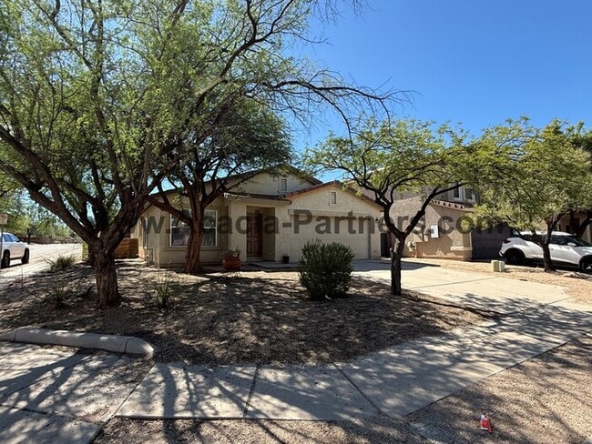 Building Photo - Three bedroom home in Mesquite Ranch