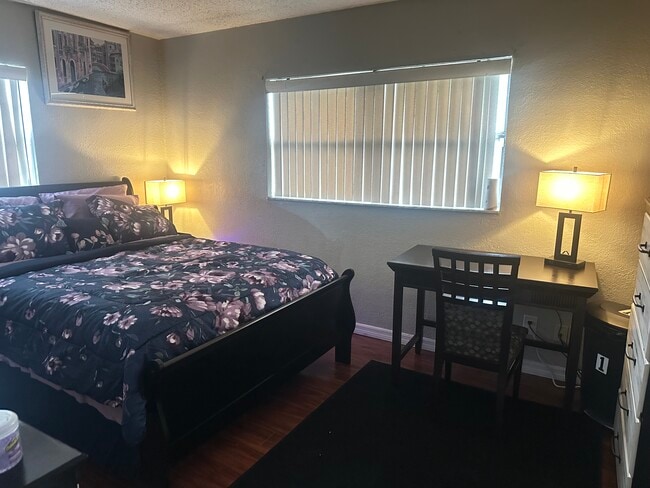 Building Photo - 5107 Cochita Dr Unit Room for Rent Rental