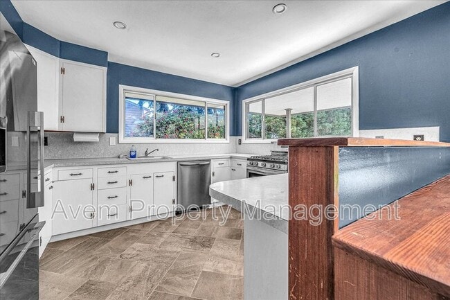 Photo - 2030 NE 140th Ave